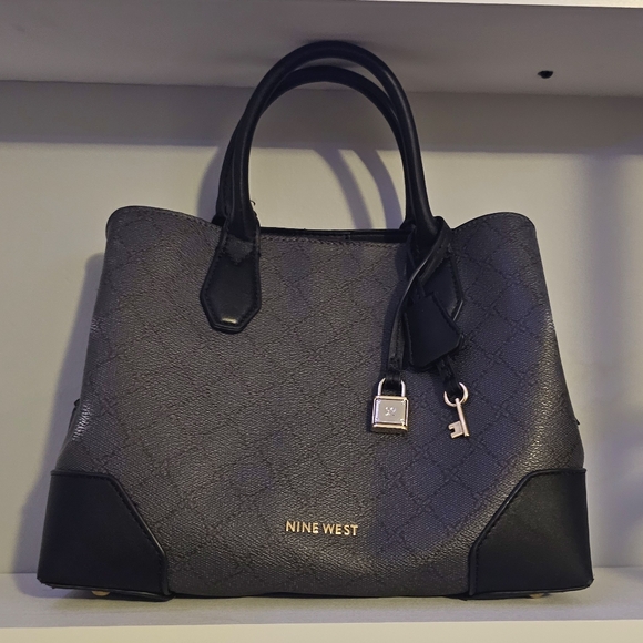 NINE WEST- Black & Gray - Picture 1 of 7